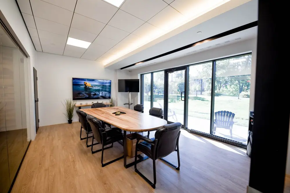 2727 Coworking Montreal office space photo 101 - modern workspace, private offices, and amenities in Griffintown