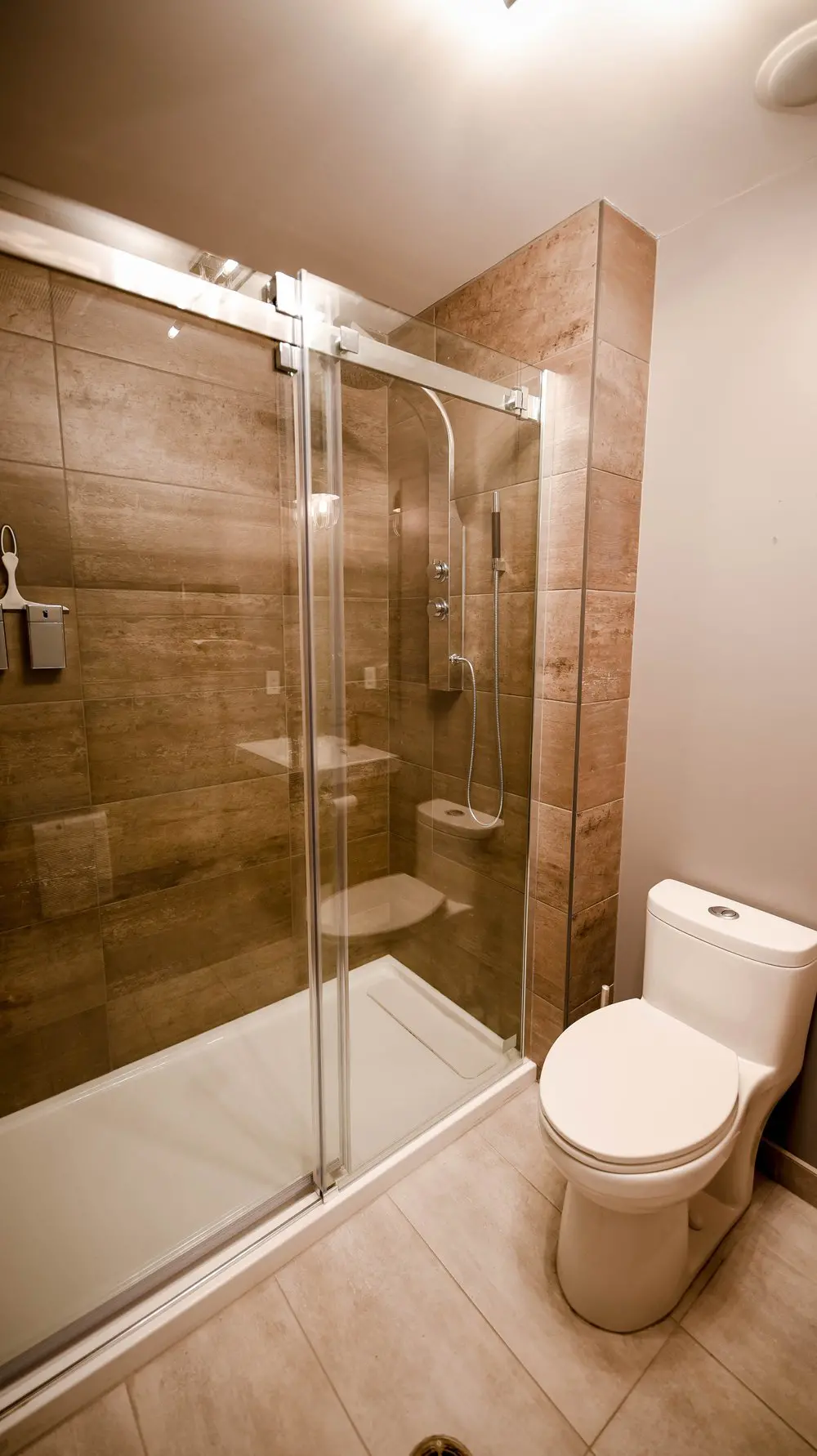 2727 Coworking Montreal office space photo 106 - modern workspace, private offices, and amenities in Griffintown