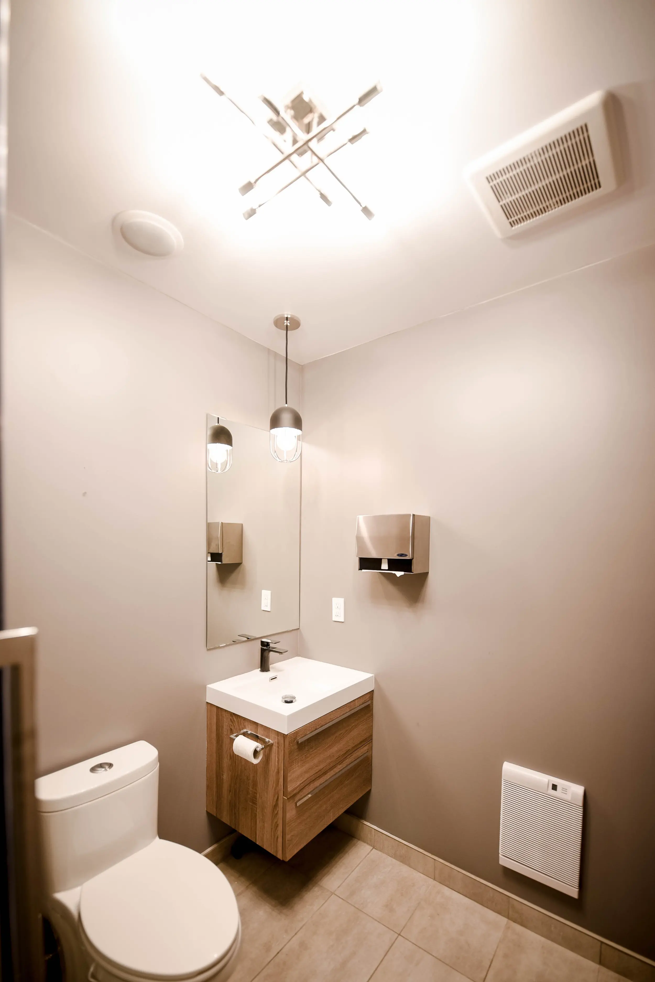 2727 Coworking Montreal office space photo 107 - modern workspace, private offices, and amenities in Griffintown