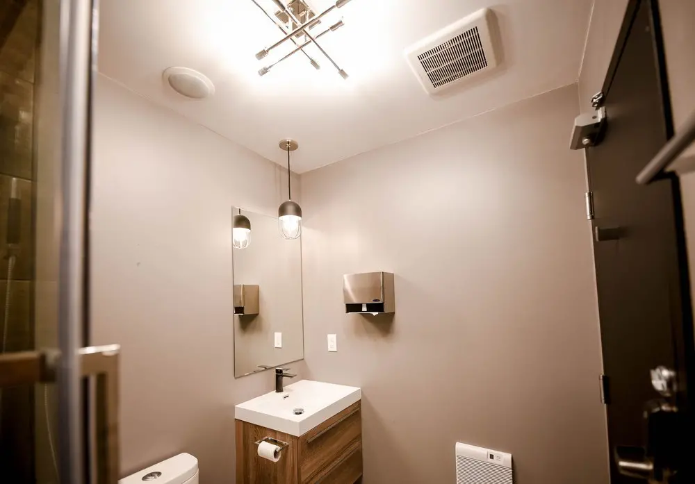 2727 Coworking Montreal office space photo 109 - modern workspace, private offices, and amenities in Griffintown