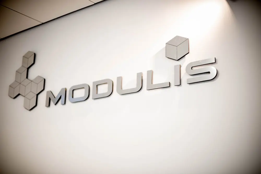 2727 Coworking Montreal office space photo 111 - modern workspace, private offices, and amenities in Griffintown