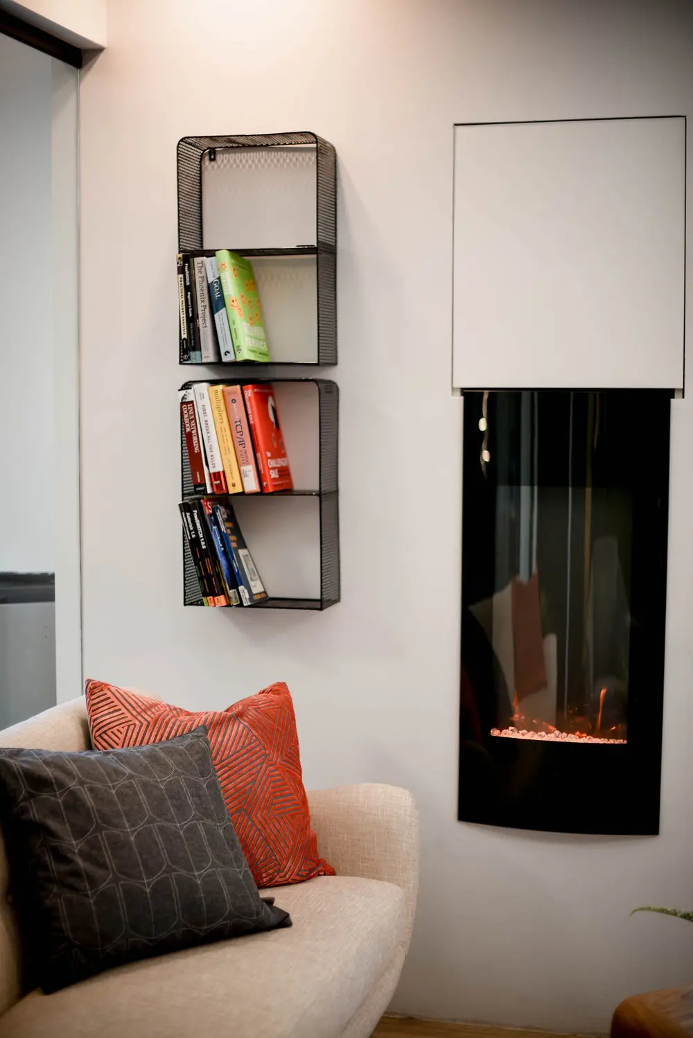 2727 Coworking Montreal office space photo 112 - modern workspace, private offices, and amenities in Griffintown