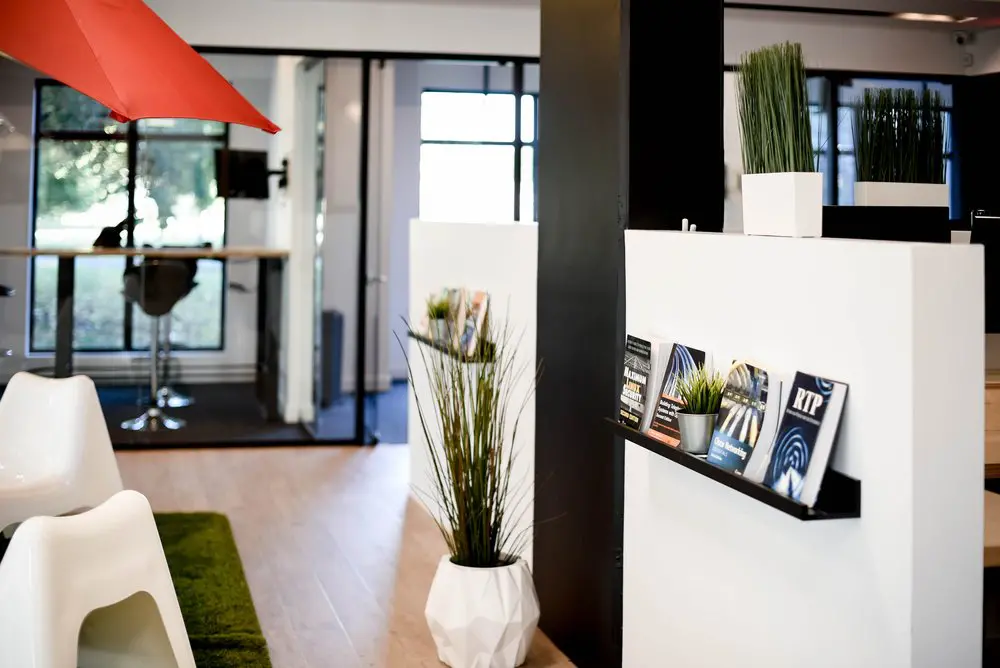 2727 Coworking Montreal office space photo 116 - modern workspace, private offices, and amenities in Griffintown