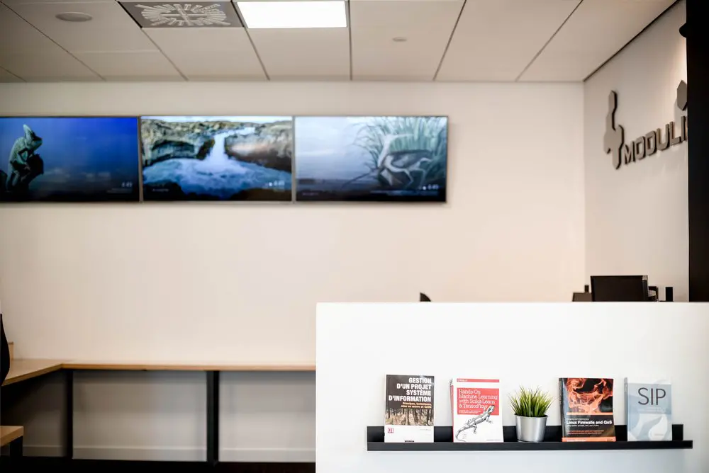 2727 Coworking Montreal office space photo 119 - modern workspace, private offices, and amenities in Griffintown