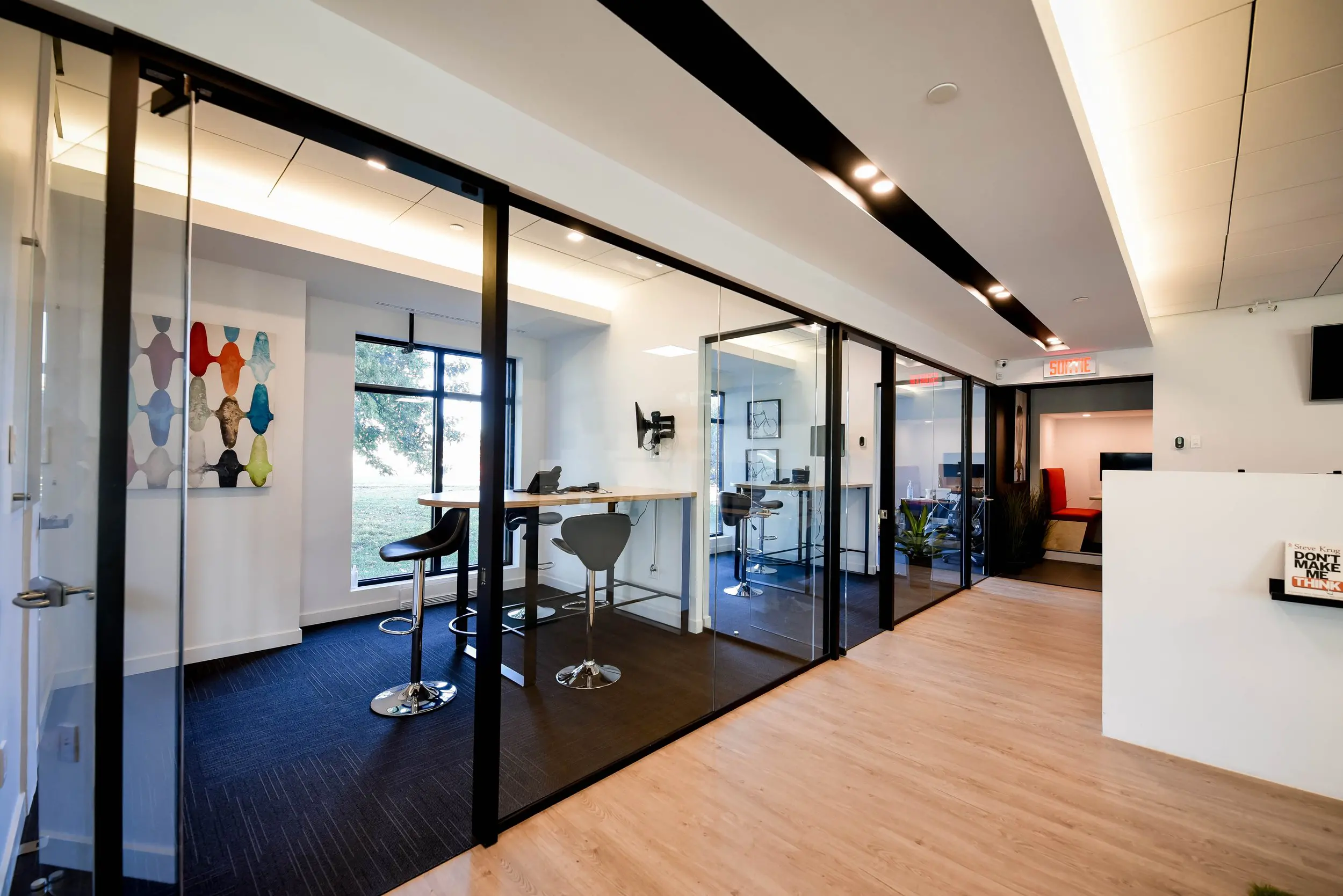 2727 Coworking Montreal office space photo 13 - modern workspace, private offices, and amenities in Griffintown