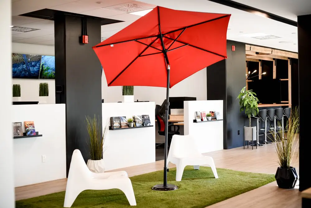 2727 Coworking Montreal office space photo 147 - modern workspace, private offices, and amenities in Griffintown