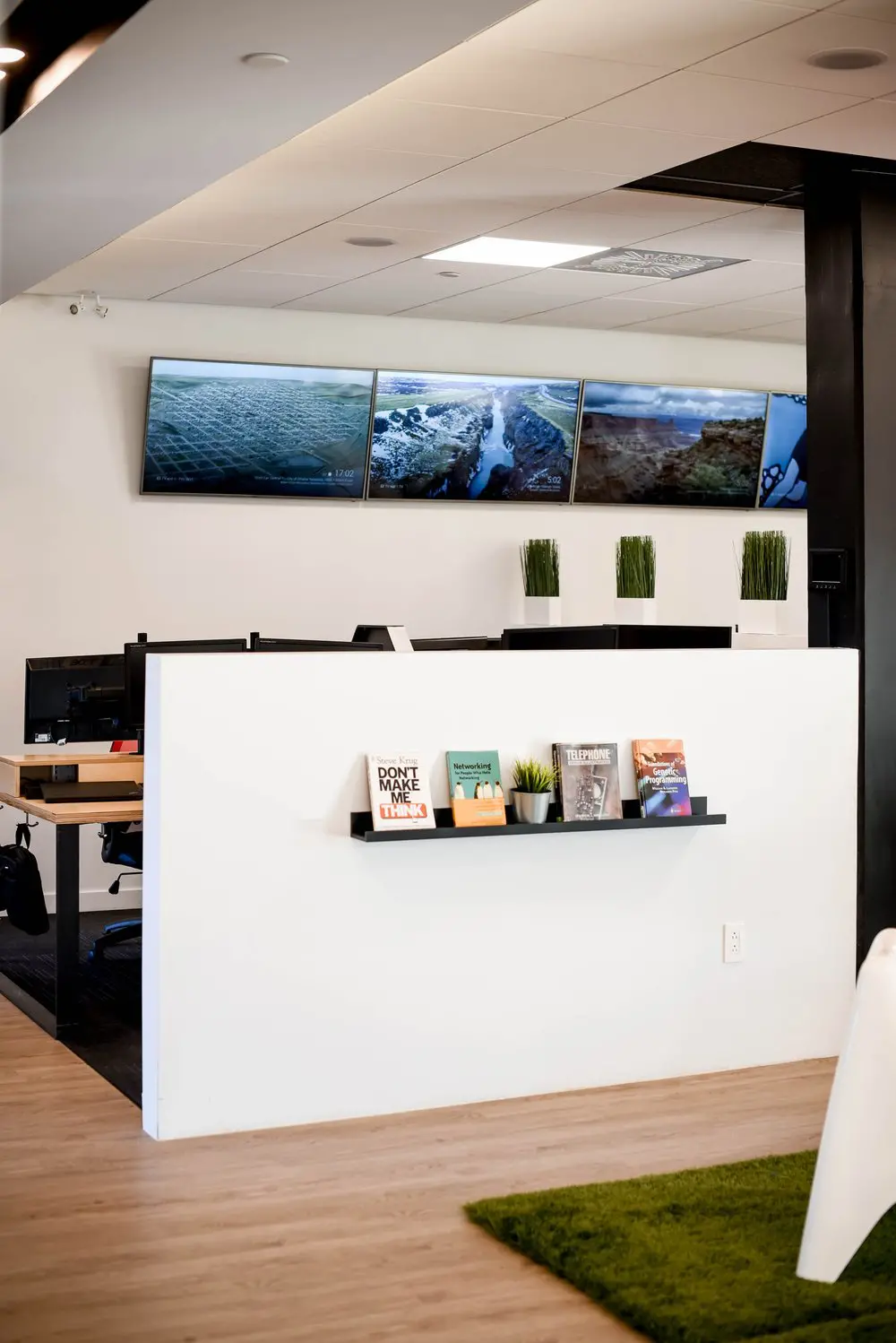 2727 Coworking Montreal office space photo 148 - modern workspace, private offices, and amenities in Griffintown