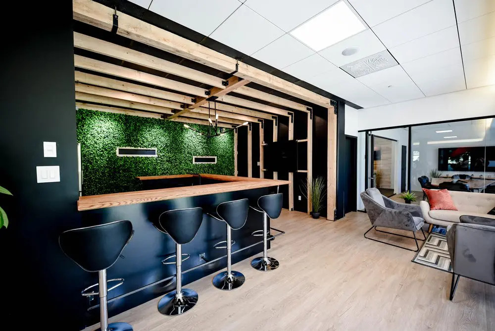 2727 Coworking Montreal office space photo 40 - modern workspace, private offices, and amenities in Griffintown