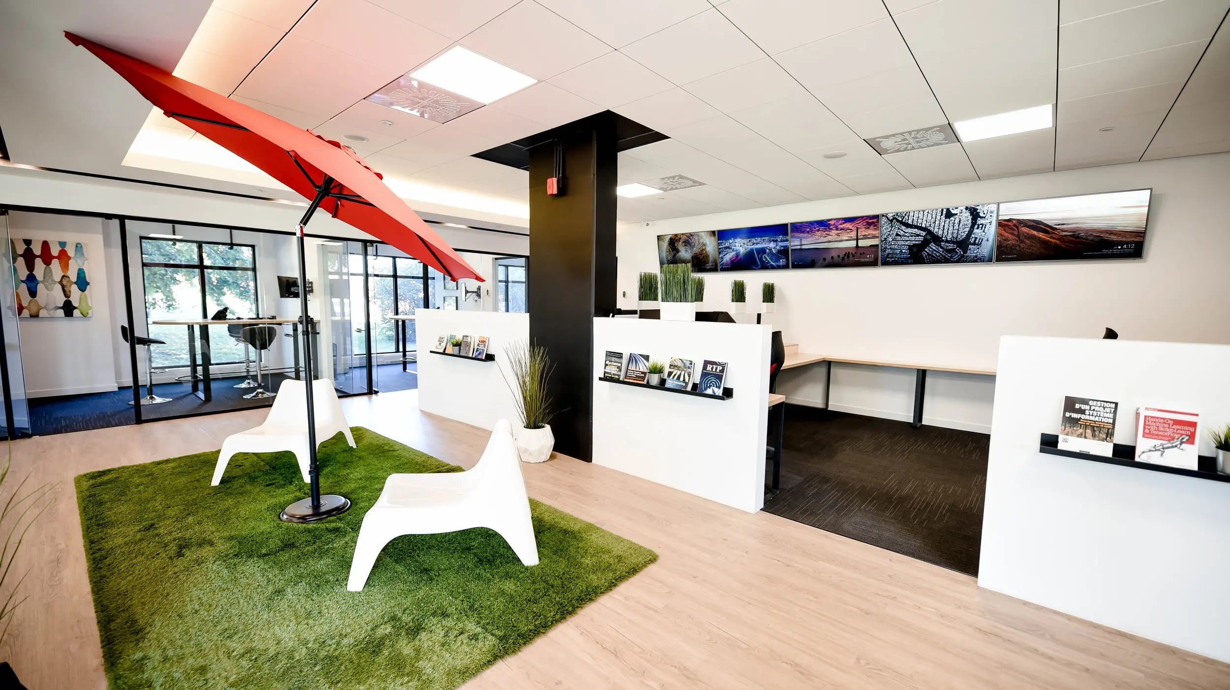 2727 Coworking Montreal office space photo 44 - modern workspace, private offices, and amenities in Griffintown