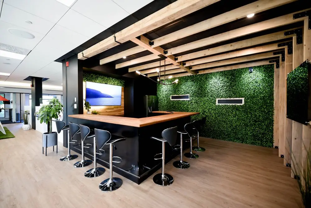 2727 Coworking Montreal office space photo 45 - modern workspace, private offices, and amenities in Griffintown