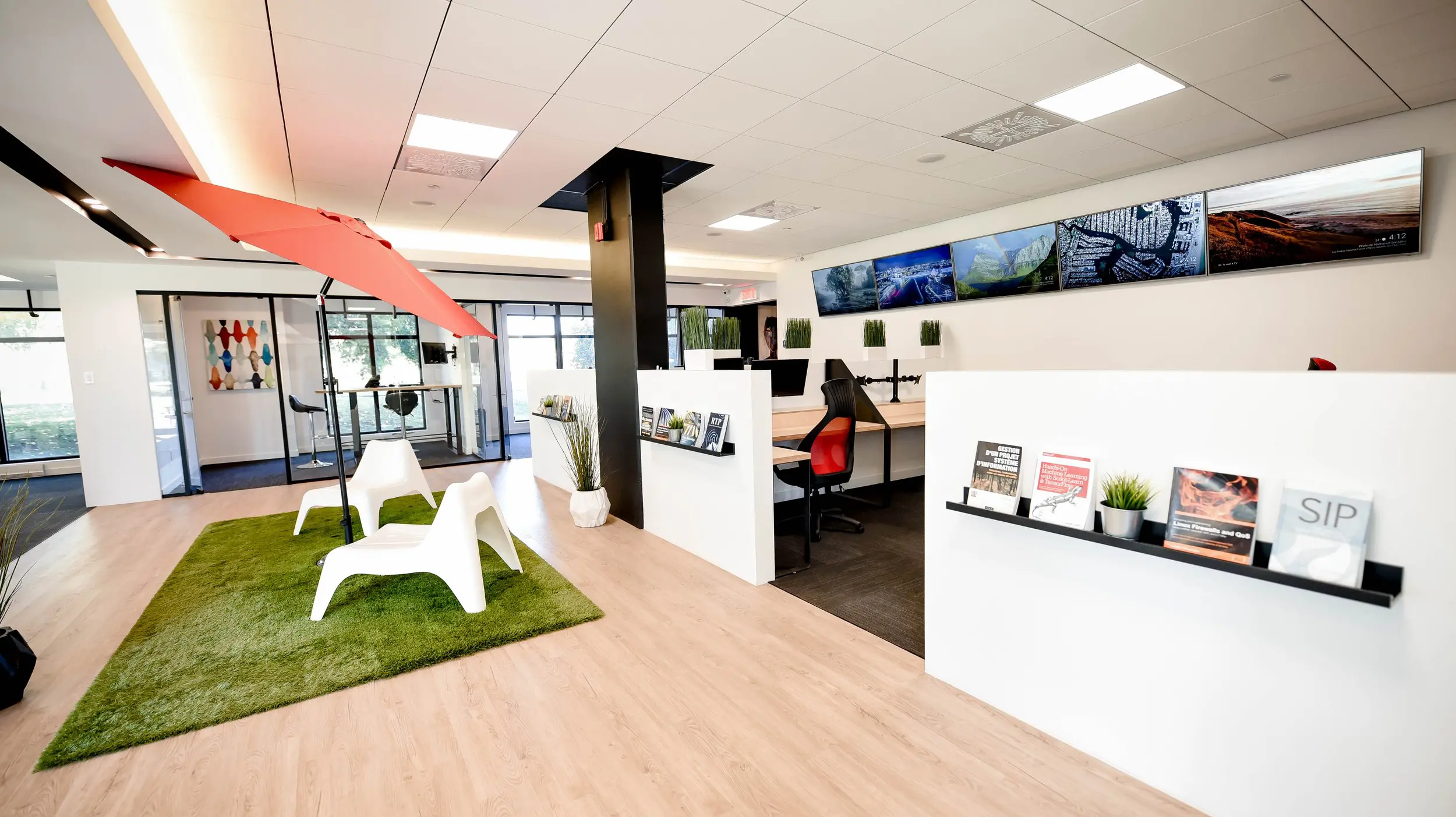 2727 Coworking Montreal office space photo 46 - modern workspace, private offices, and amenities in Griffintown