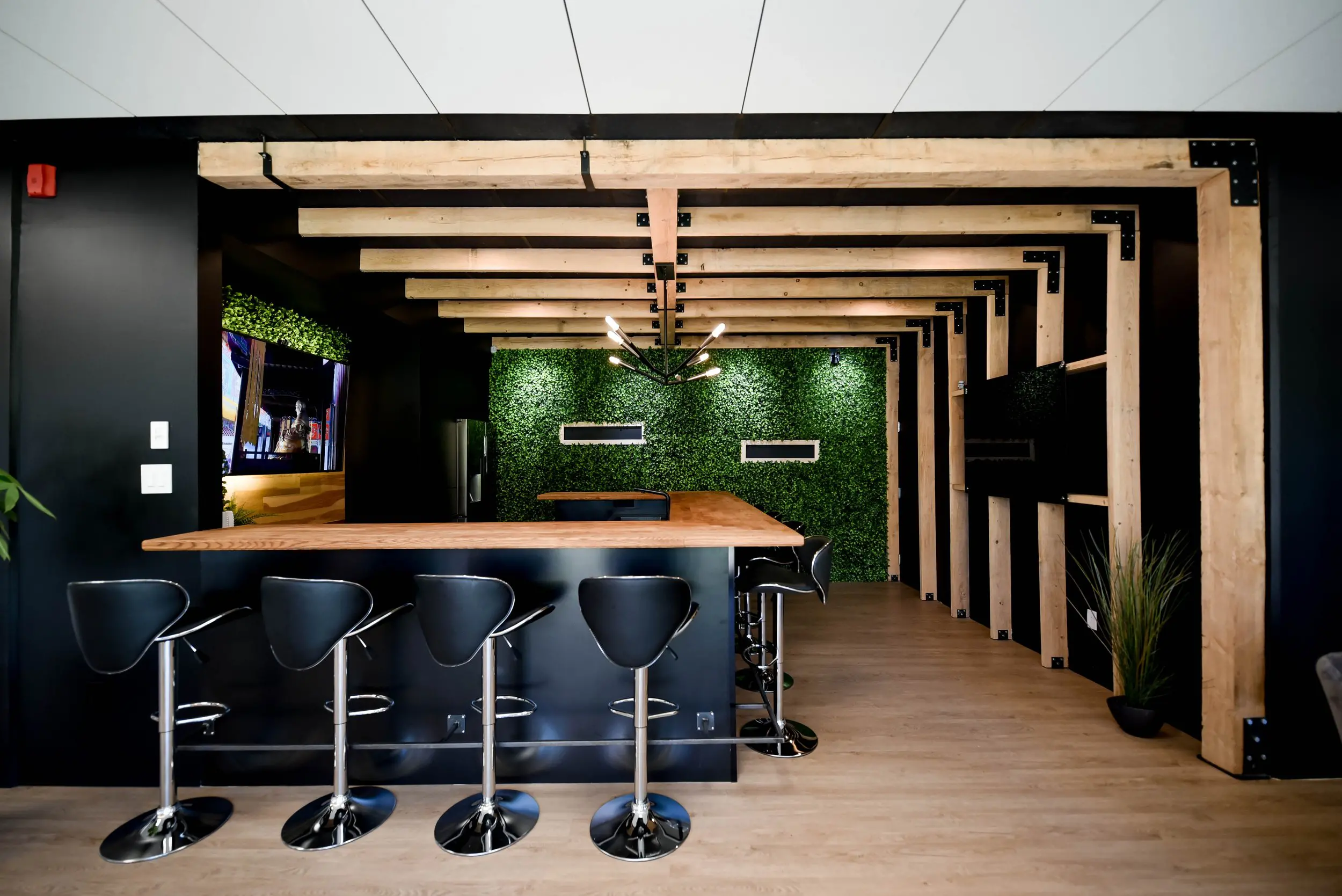 2727 Coworking Montreal office space photo 50 - modern workspace, private offices, and amenities in Griffintown