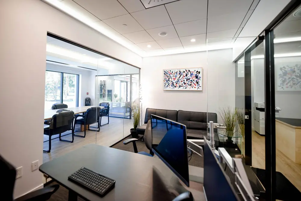 2727 Coworking Montreal office space photo 52 - modern workspace, private offices, and amenities in Griffintown