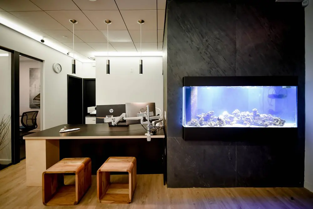 2727 Coworking Montreal office space photo 54 - modern workspace, private offices, and amenities in Griffintown