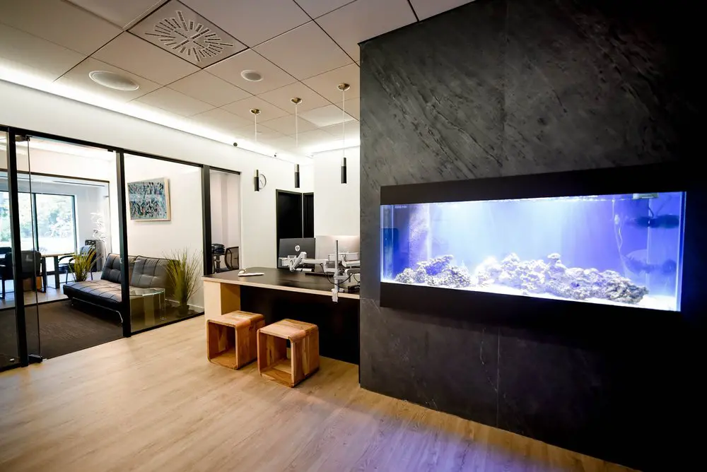 2727 Coworking Montreal office space photo 56 - modern workspace, private offices, and amenities in Griffintown