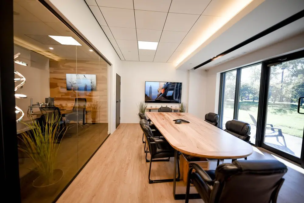 2727 Coworking Montreal office space photo 63 - modern workspace, private offices, and amenities in Griffintown