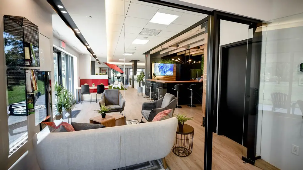 2727 Coworking Montreal office space photo 69 - modern workspace, private offices, and amenities in Griffintown