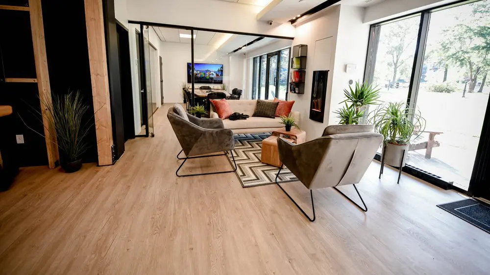 2727 Coworking Montreal office space photo 75 - modern workspace, private offices, and amenities in Griffintown