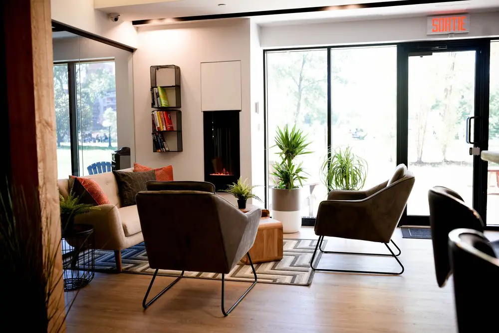 2727 Coworking Montreal office space photo 81 - modern workspace, private offices, and amenities in Griffintown