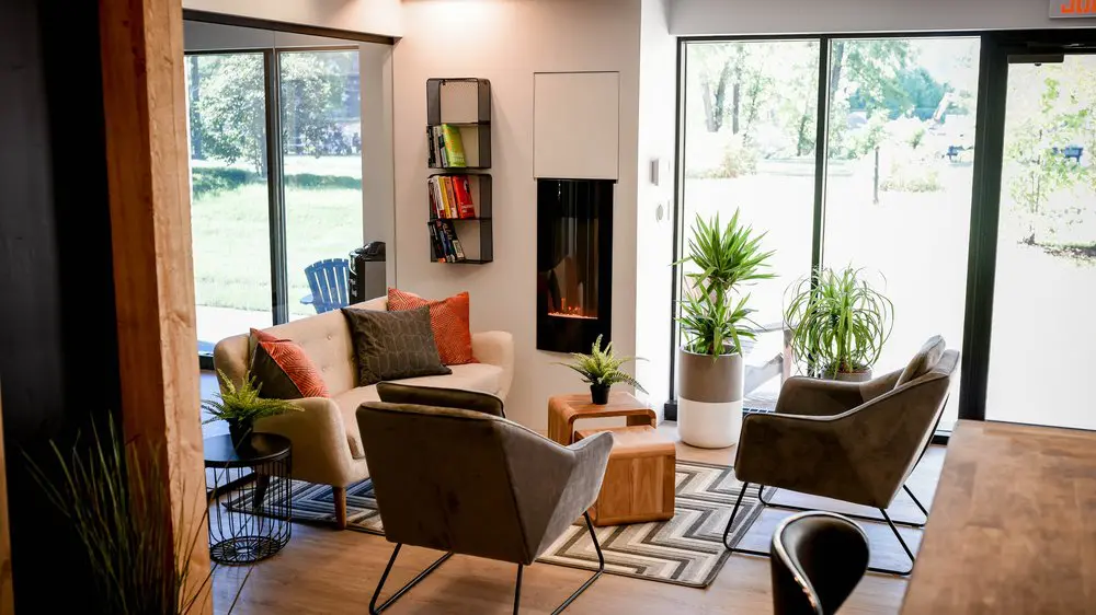 2727 Coworking Montreal office space photo 84 - modern workspace, private offices, and amenities in Griffintown