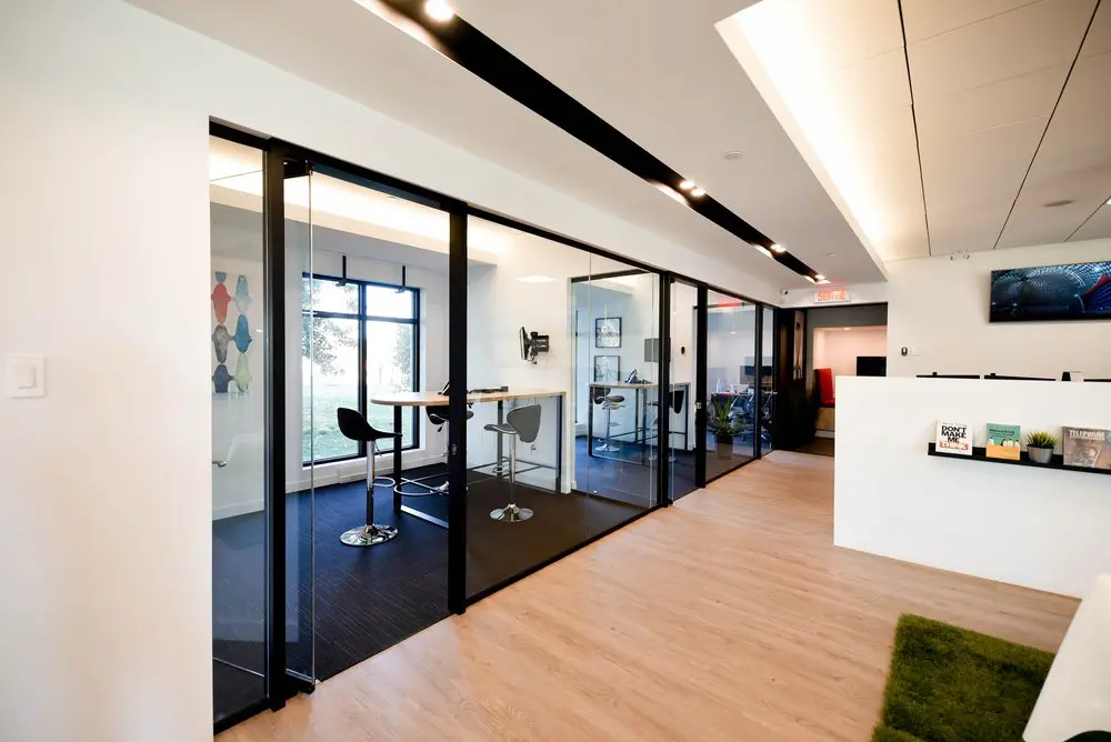 2727 Coworking Montreal office space photo 91 - modern workspace, private offices, and amenities in Griffintown