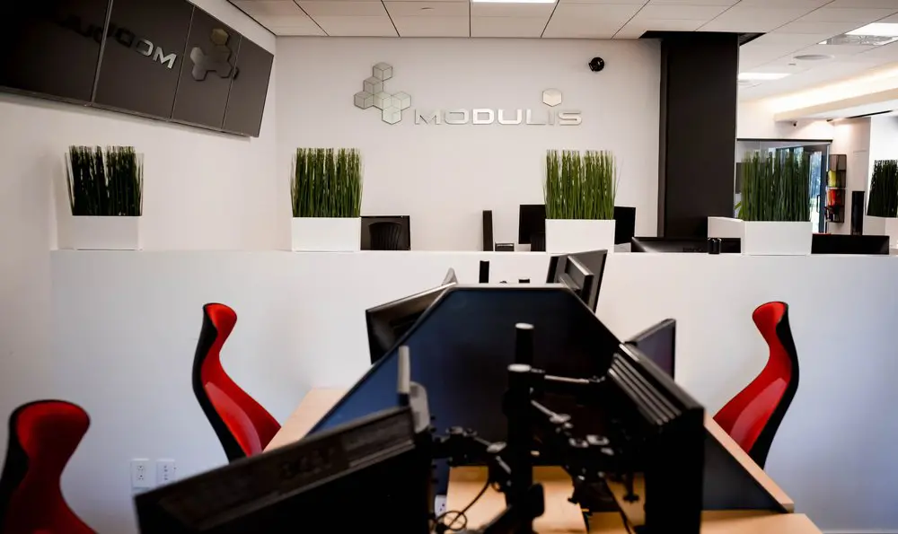 2727 Coworking Montreal office space photo 93 - modern workspace, private offices, and amenities in Griffintown