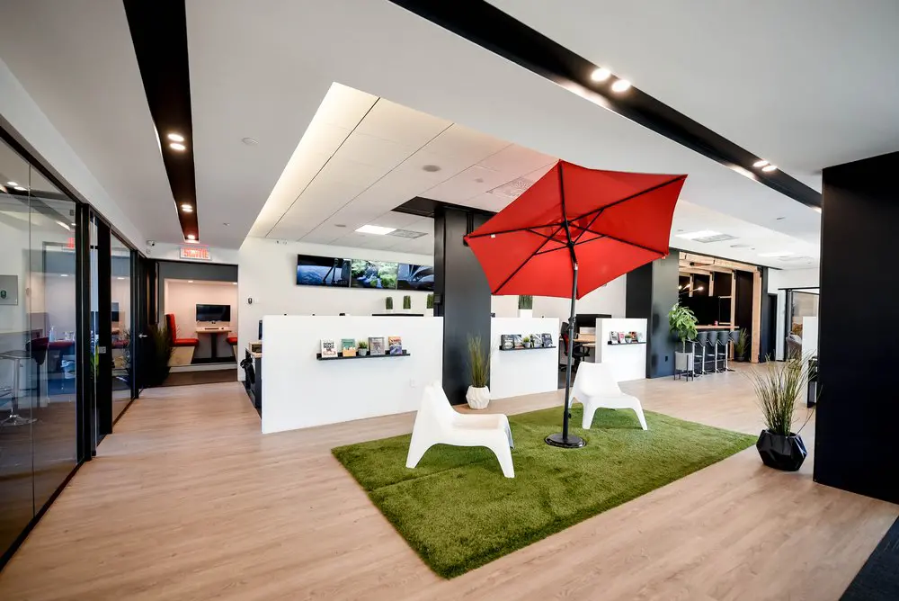 2727 Coworking Montreal office space photo 96 - modern workspace, private offices, and amenities in Griffintown