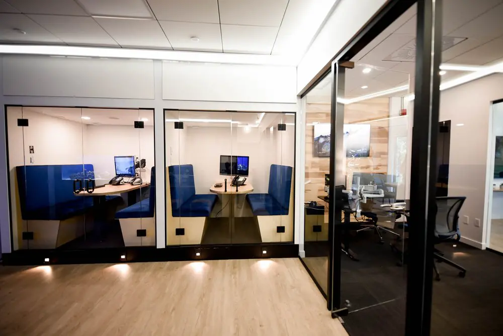 Office 107-1, private office for 5 people at 2727 Coworking, Griffintown