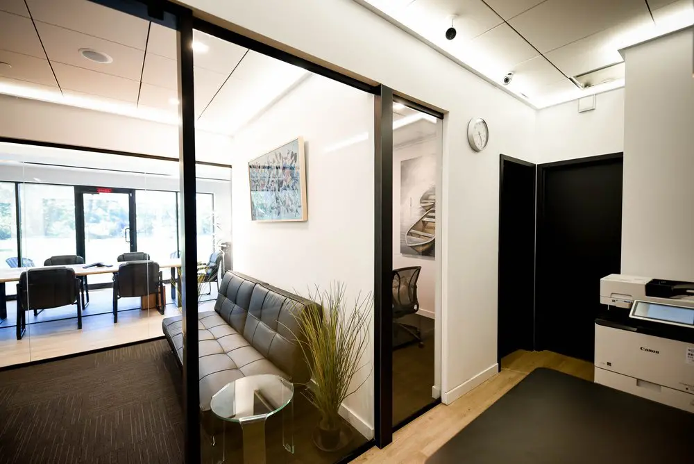 Bureau 107-3, bureau privé pour 1 personne au 2727 Coworking, Griffintown